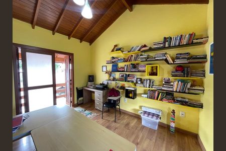 Casa à venda com 212m², 3 quartos e 4 vagas