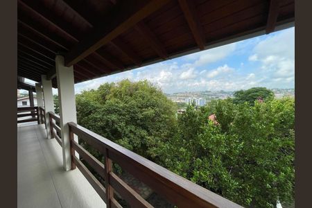 Casa à venda com 212m², 3 quartos e 4 vagas