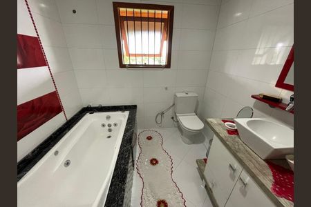 Casa à venda com 212m², 3 quartos e 4 vagas