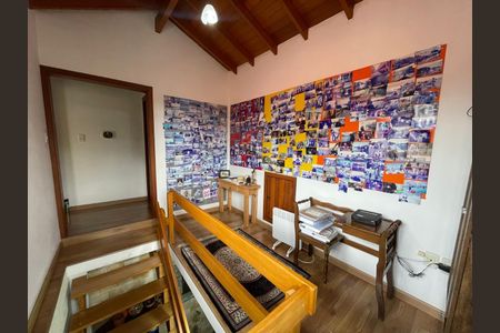 Casa à venda com 212m², 3 quartos e 4 vagas