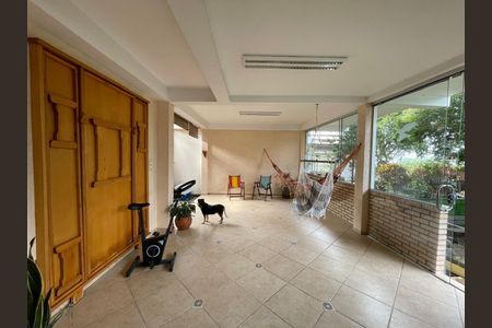 Casa à venda com 212m², 3 quartos e 4 vagas