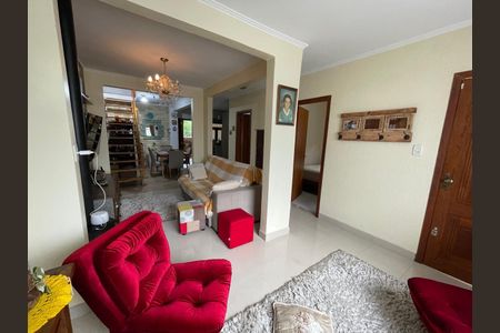 Casa à venda com 212m², 3 quartos e 4 vagas