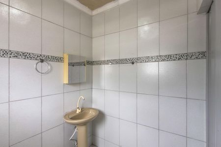 Casa para alugar com 38m², 1 quarto e 1 vaga Casa para alugar com 38m², 1 quarto e 1 vagaBanheiro