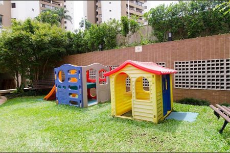 Apartamento para alugar com 100m², 3 quartos e 2 vagasÁrea comum - Playground