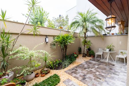 Casa à venda com 211m², 3 quartos e 3 vagasQuintal