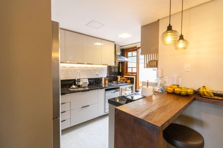 Casa à venda com 211m², 3 quartos e 3 vagasCozinha