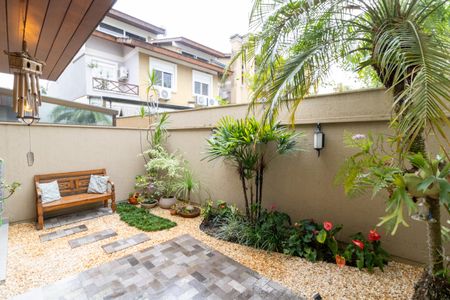 Casa à venda com 211m², 3 quartos e 3 vagasQuintal