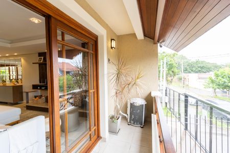 Sacada de casa à venda com 3 quartos, 211m² em Vila Assunção, Porto Alegre