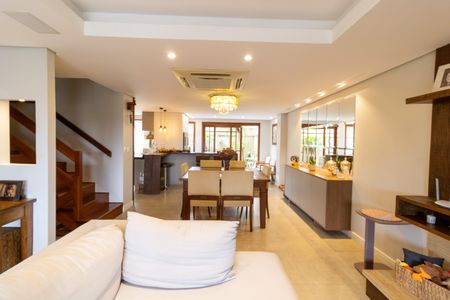 Casa à venda com 211m², 3 quartos e 3 vagasSala