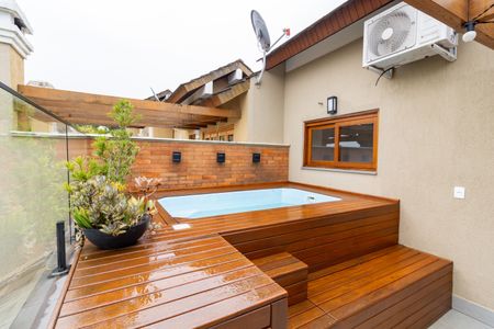 Casa à venda com 211m², 3 quartos e 3 vagasPiscina