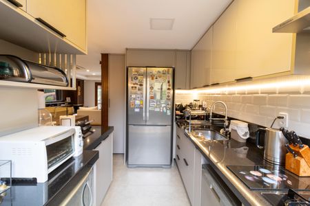 Casa à venda com 211m², 3 quartos e 3 vagasCozinha