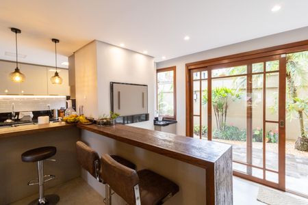 Casa à venda com 211m², 3 quartos e 3 vagasChurrasqueira