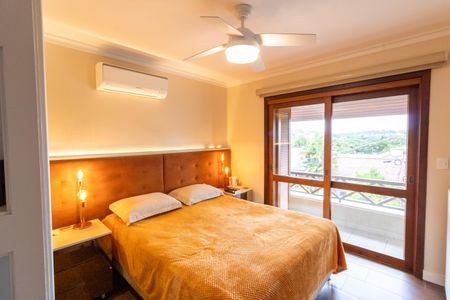 Casa à venda com 211m², 3 quartos e 3 vagasSuíte