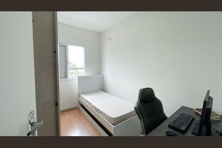 Quarto de apartamento para alugar com 2 quartos, 51m² em Jardim das Oliveiras, São Paulo