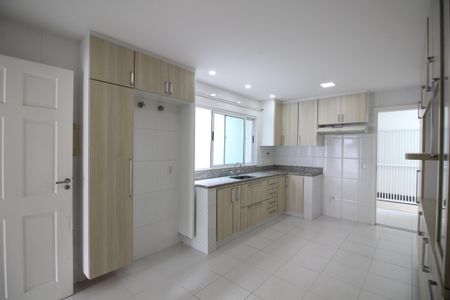 Casa à venda com 195m², 4 quartos e 1 vagaCozinha