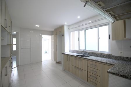 Casa à venda com 195m², 4 quartos e 1 vagaCozinha