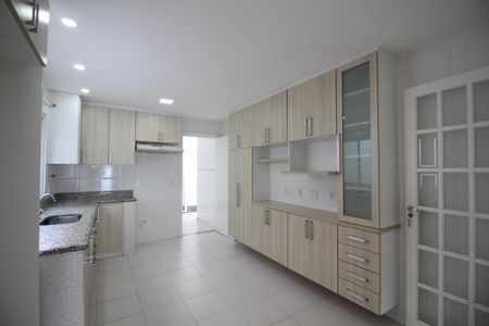Casa à venda com 195m², 4 quartos e 1 vagaCozinha
