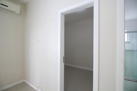 Casa à venda com 195m², 4 quartos e 1 vagaQuarto 4 - Closet