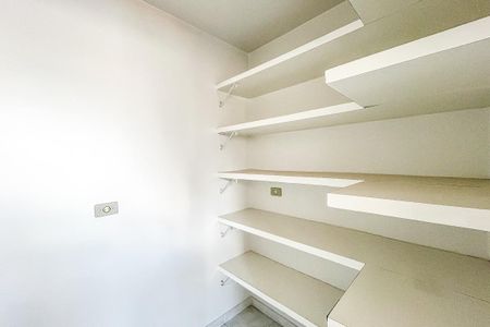 Apartamento à venda com 80m², 2 quartos e 1 vagaDispensa