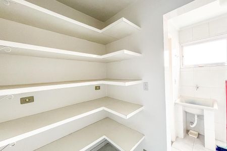 Apartamento à venda com 80m², 2 quartos e 1 vagaDispensa