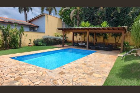 Casa de condomínio à venda com 293m², 3 quartos e 4 vagasFoto 01