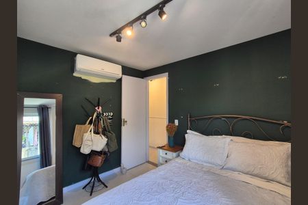 Apartamento à venda com 200m², 3 quartos e 2 vagasQuarto 