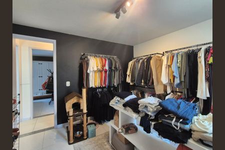 Apartamento à venda com 200m², 3 quartos e 2 vagasQuarto 2