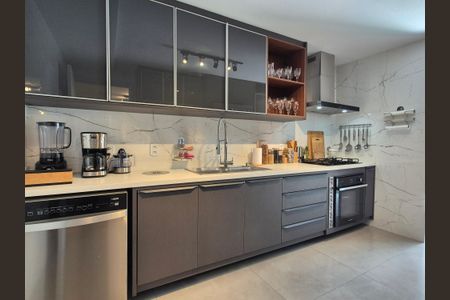 Apartamento à venda com 200m², 3 quartos e 2 vagasCozinha 