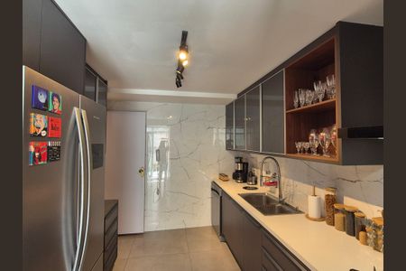 Apartamento à venda com 200m², 3 quartos e 2 vagasCozinha 