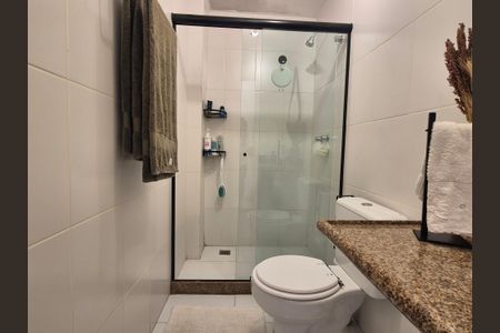 Apartamento à venda com 200m², 3 quartos e 2 vagasBanheiro 
