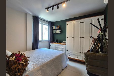 Apartamento à venda com 200m², 3 quartos e 2 vagasQuarto 