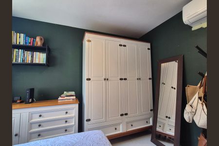 Apartamento à venda com 200m², 3 quartos e 2 vagasQuarto 