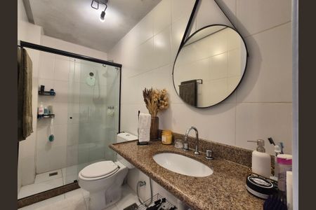 Apartamento à venda com 200m², 3 quartos e 2 vagasBanheiro 