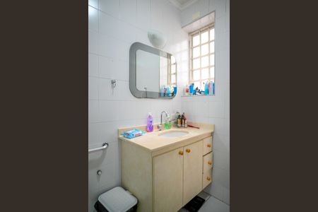 Casa à venda com 138m², 2 quartos e 4 vagasBanheiro Quarto 2 - Suite