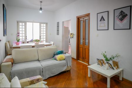 Casa à venda com 138m², 2 quartos e 4 vagasSala