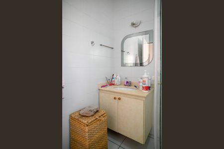 Casa à venda com 138m², 2 quartos e 4 vagasBanheiro Quarto 1 - Suite