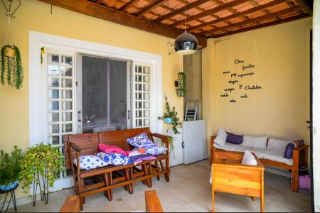 Casa à venda com 138m², 2 quartos e 4 vagasVaranda