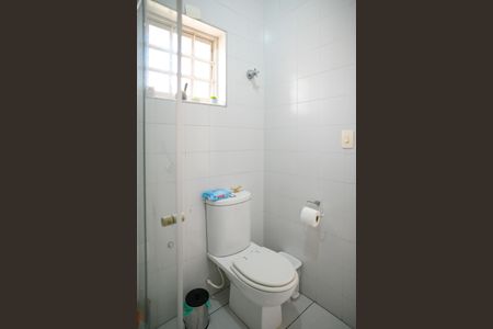 Casa à venda com 138m², 2 quartos e 4 vagasBanheiro Quarto 1 - Suite