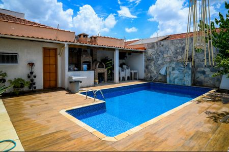 Casa à venda com 138m², 2 quartos e 4 vagasPiscina