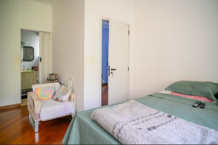 Casa à venda com 138m², 2 quartos e 4 vagasQuarto 2 - Suite