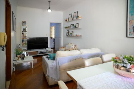 Casa à venda com 138m², 2 quartos e 4 vagasSala