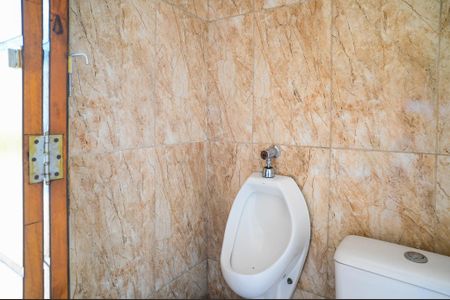 Casa à venda com 138m², 2 quartos e 4 vagasBanheiro Área da Piscina