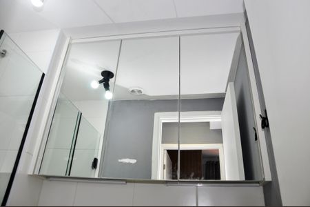 Apartamento para alugar com 39m², 2 quartos e sem vagaDetalhe - Banheiro Social