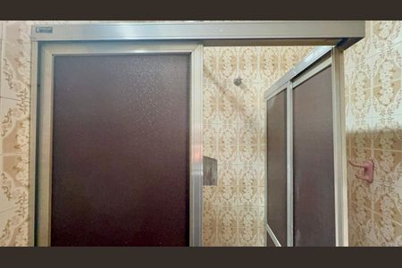 Casa à venda com 93m², 2 quartos e 1 vaga Casa à venda com 93m², 2 quartos e 1 vagaBanheiro