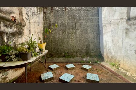 Casa à venda com 93m², 2 quartos e 1 vaga Casa à venda com 93m², 2 quartos e 1 vagaQuintal