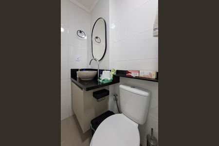 Apartamento para alugar com 76m², 2 quartos e 1 vaga Apartamento para alugar com 76m², 2 quartos e 1 vagaBanheiro da suite