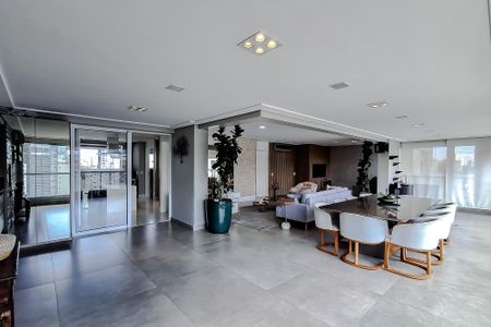 Apartamento à venda com 196m², 3 quartos e 3 vagas Apartamento à venda com 196m², 3 quartos e 3 vagasVaranda da Sala