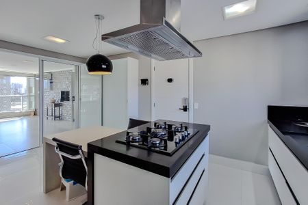 Apartamento à venda com 196m², 3 quartos e 3 vagas Apartamento à venda com 196m², 3 quartos e 3 vagasCozinha