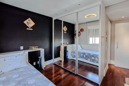 Apartamento à venda com 196m², 3 quartos e 3 vagas Apartamento à venda com 196m², 3 quartos e 3 vagasQuarto 1 - Suíte