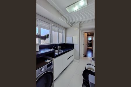 Apartamento à venda com 196m², 3 quartos e 3 vagas Apartamento à venda com 196m², 3 quartos e 3 vagasÁrea de Serviço